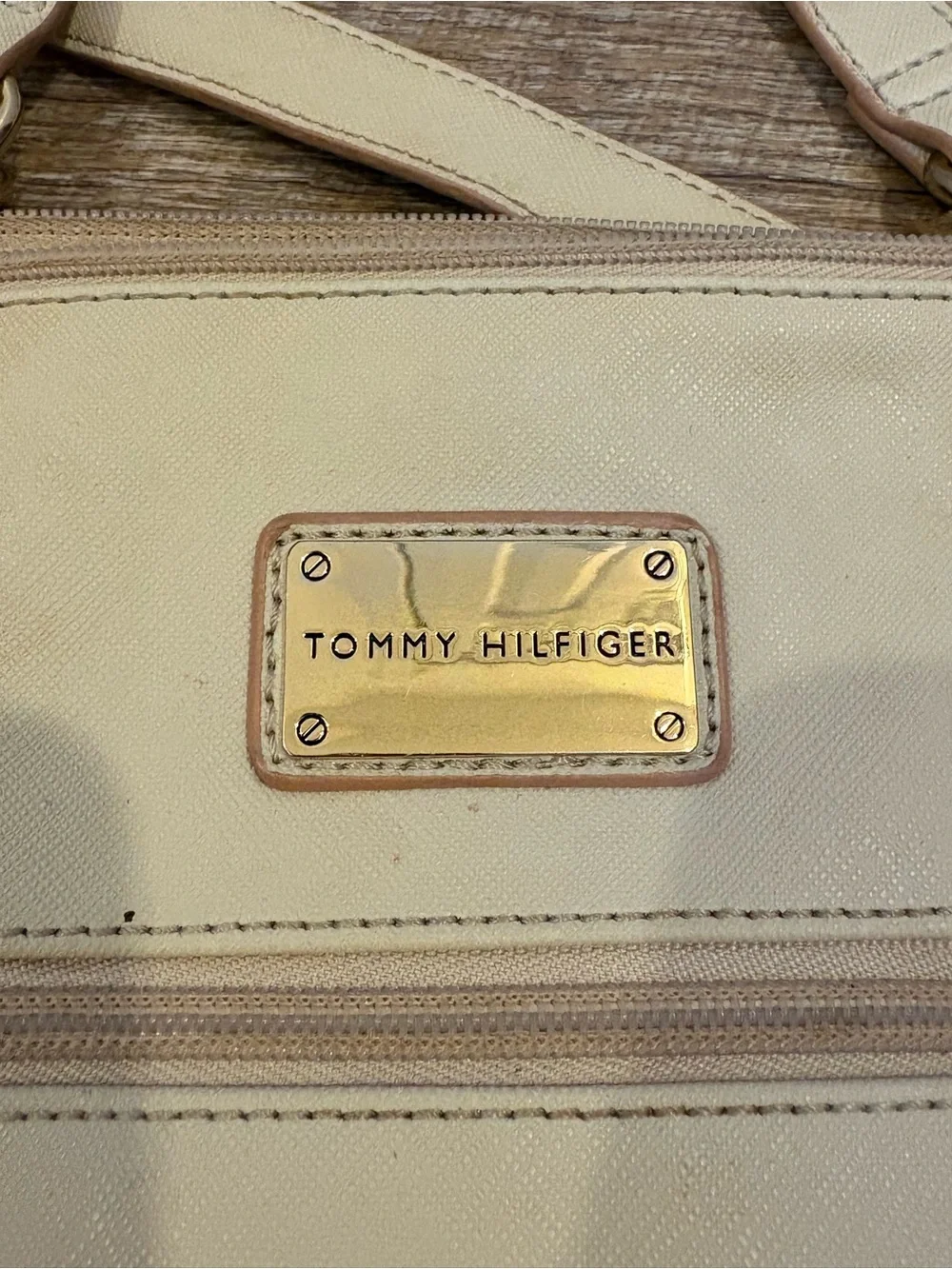 Tommy Hilfiger Cream Shoulder Bag with Gold Hardware